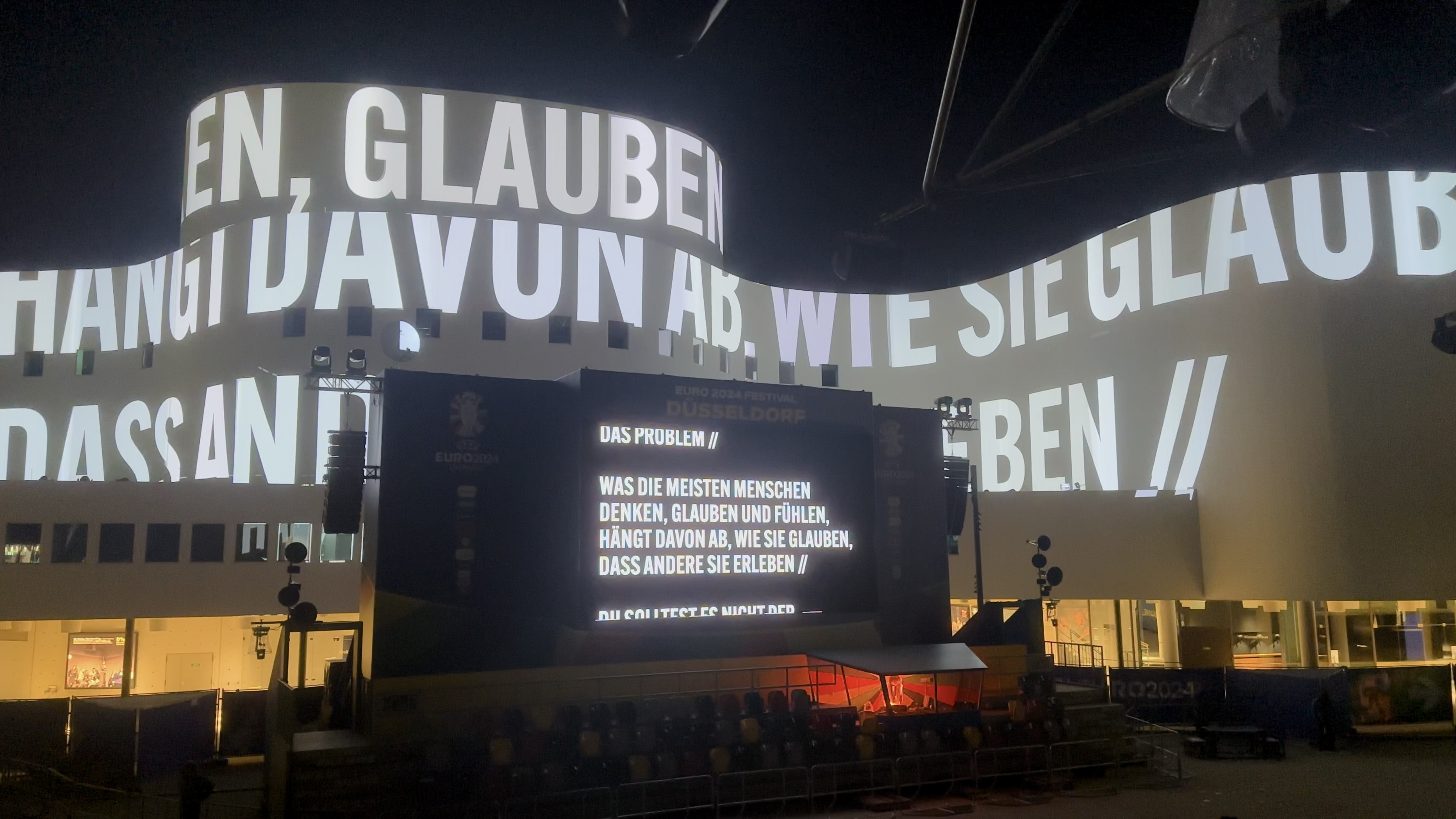ÜBERSCHRIFTEN bei „A Skyful of Light“ bei der UEFA EURO 2024